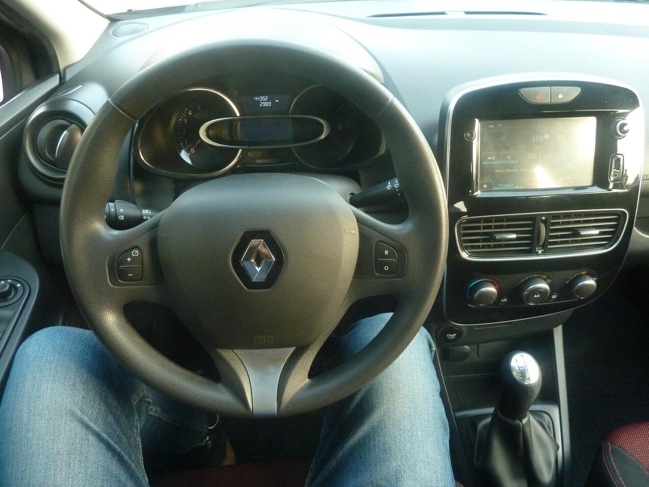 Renault Clio 1.2 75 CV 5 porte Ok Neopatentati