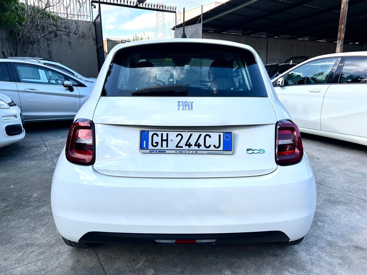 Fiat 500 500e Berlina 42 kWh La Prima