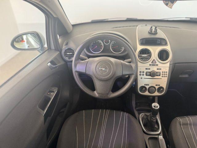 OPEL Corsa 1.2 5 porte Cosmo