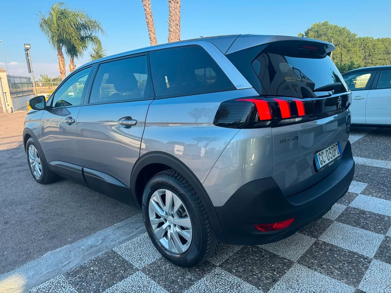 Peugeot 5008 1.5HDI 7POSTI 88.000KM