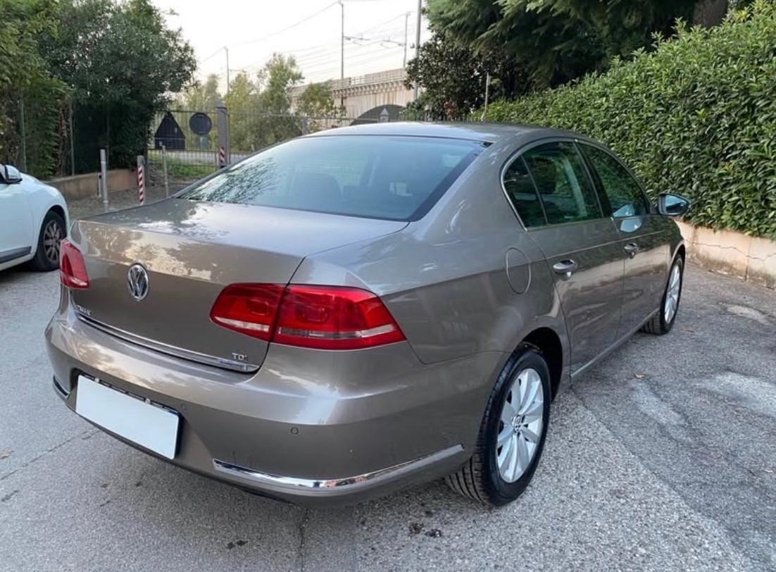 Volkswagen Passat 1.6 TDI Trendline BlueM. Tech.