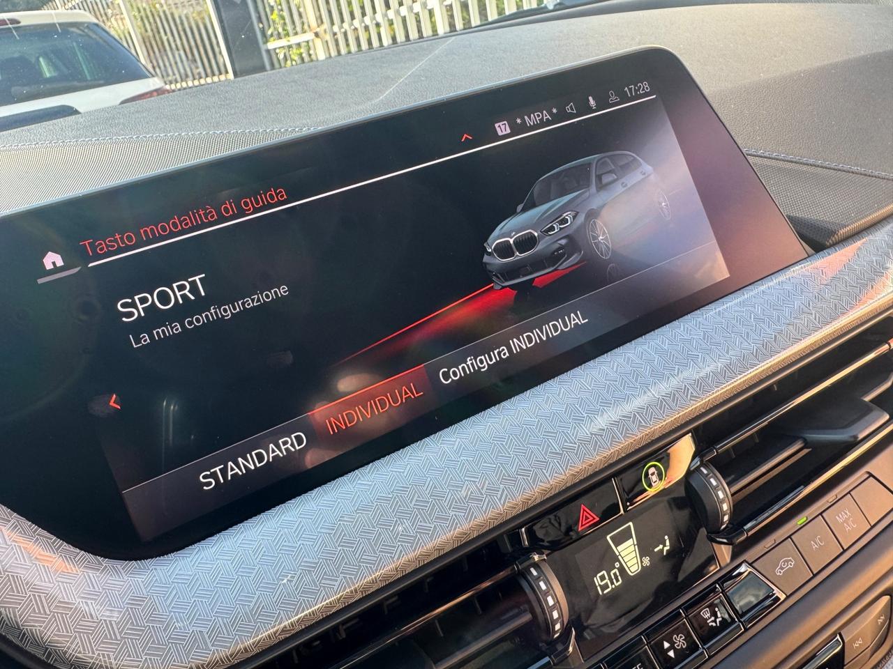 Bmw 118 118d 5p. Msport