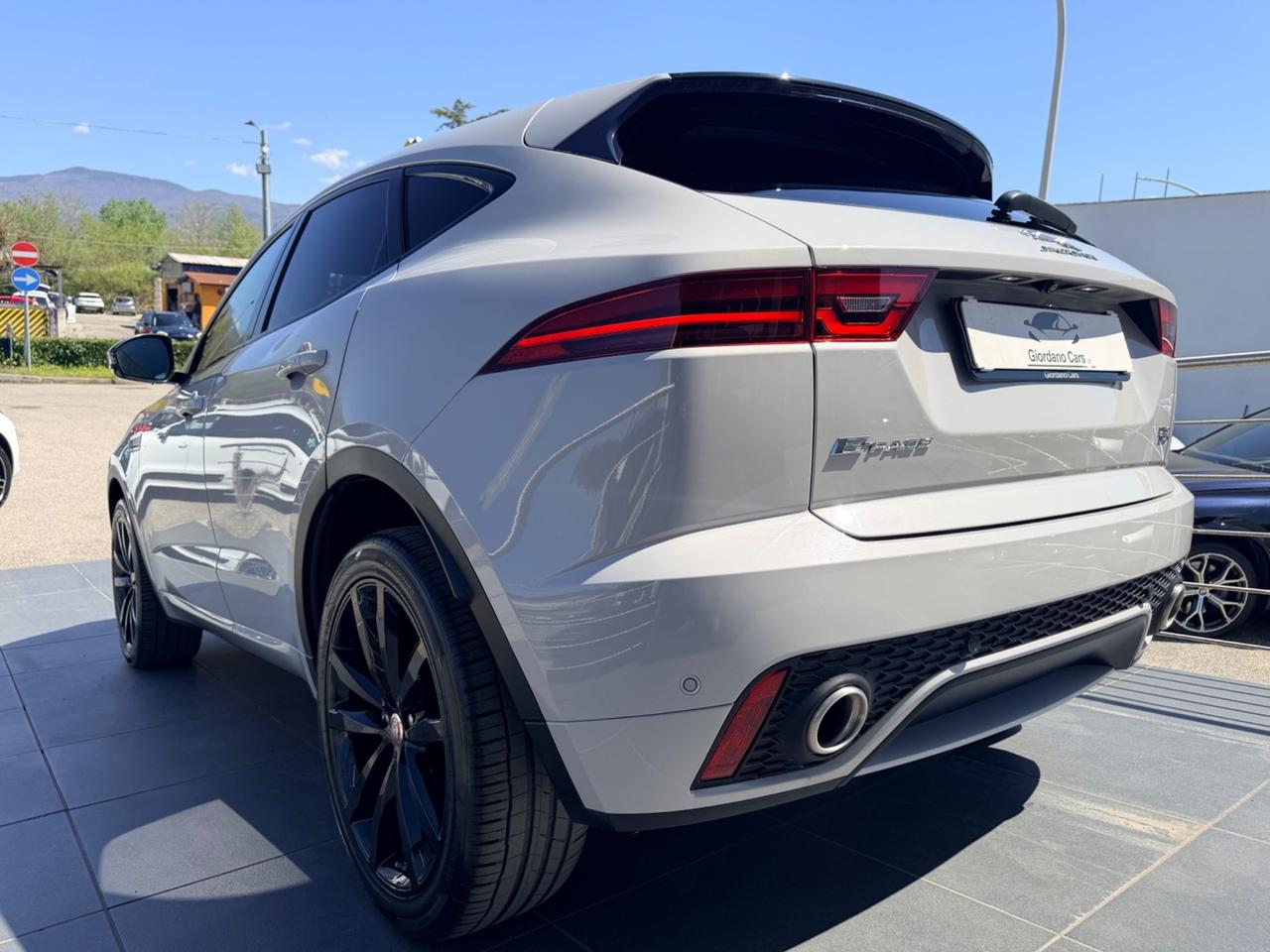 Jaguar E-Pace 2.0D 150 CV AWD aut. R-Dynamic HSE gesso
