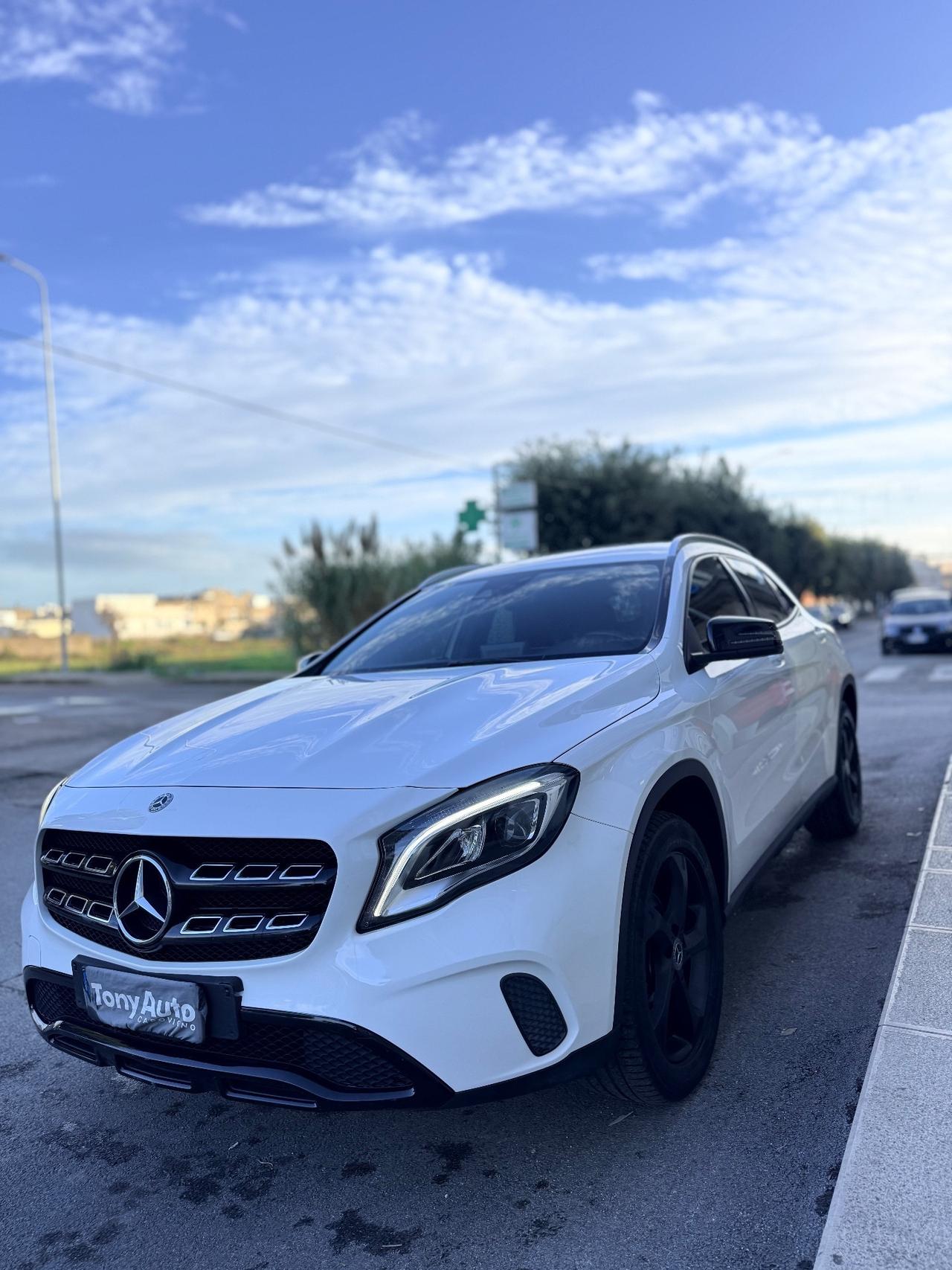 Mercedes-benz GLA 180 d Automatic Premium NAVI,GATORETELECAMERA,INTERNI IN PELLE,BLUETOOTH,ANDROID AUTO