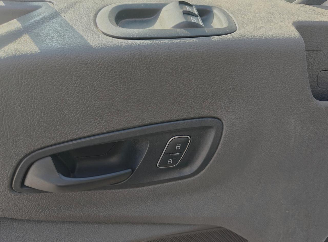 Ford transit 2.0 tdci 130cv L3H2