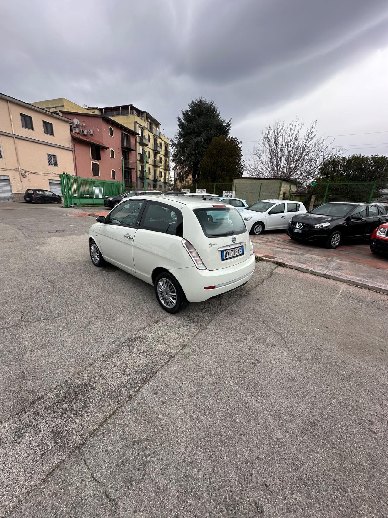 Lancia Ypsilon 1.4 Platino Ecochic GPL