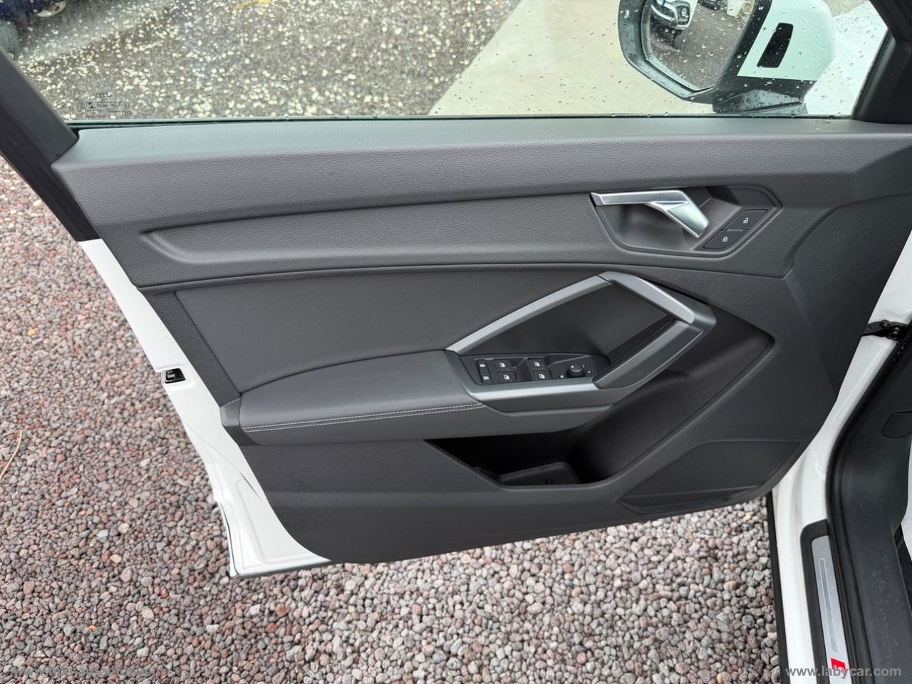 AUDI Q3 2.0TDI quattro S-LINE NAVI LED CERCHI 20 PELLE RETROCAMERA