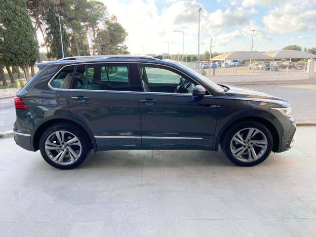 VOLKSWAGEN Tiguan 2.0 TDI 150 CV SCR DSG R-Line TETTO APR/PAN