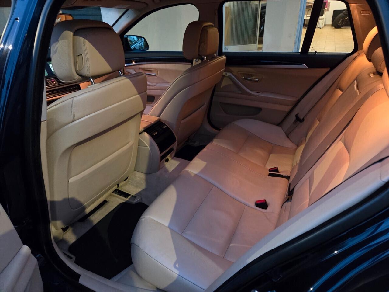 Bmw 530d X-Drive full-optional (Rara)