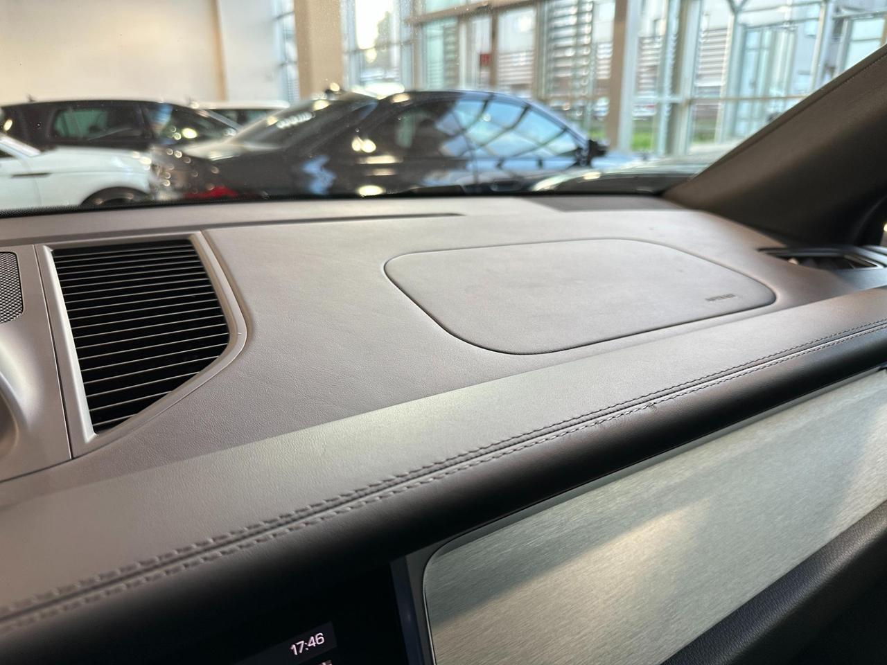 Porsche Macan 2.0 PDK-21"-Keyless-Camera-PASM-Sport Chrono