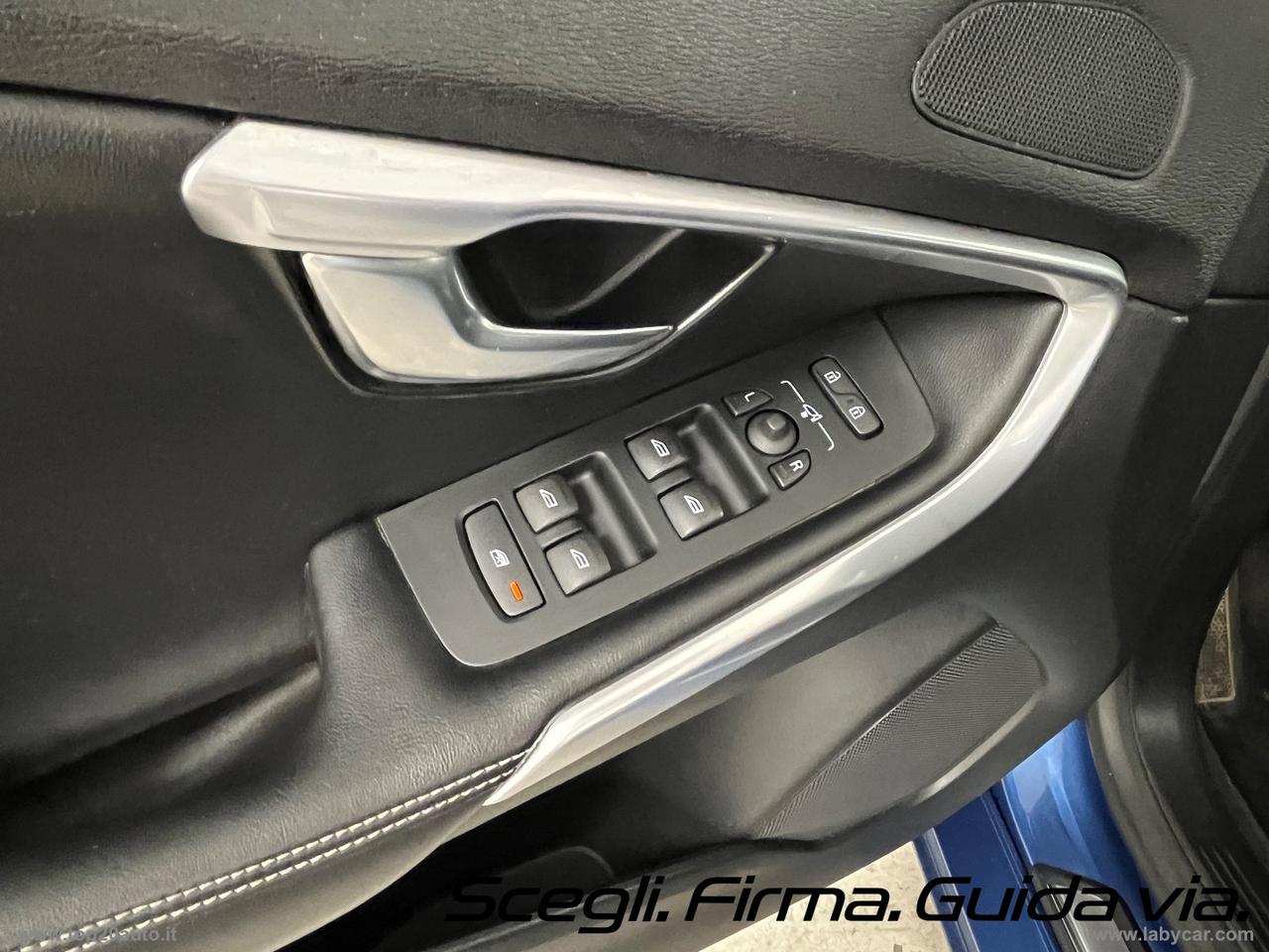 VOLVO V40 D2 R-design FARI LED|DOPPIO SCARICO