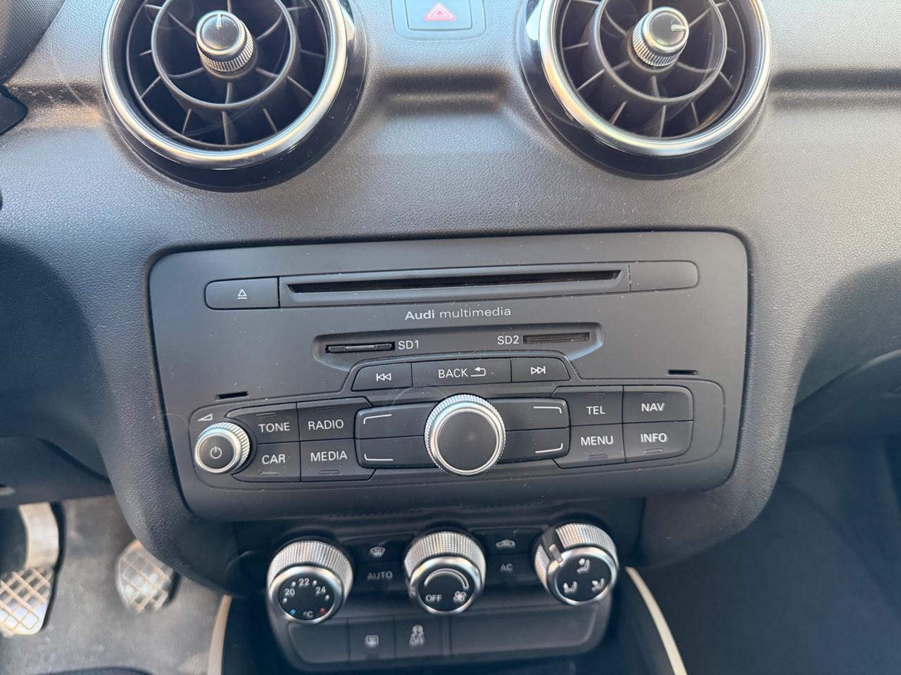 Audi a1 1.6 105cv sportback S-LINE