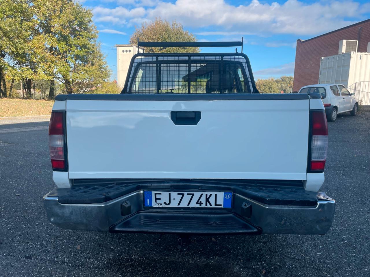 Nissan Navara NP300 2.5 Dci Double Cab 133cv Autocarro+Gancio