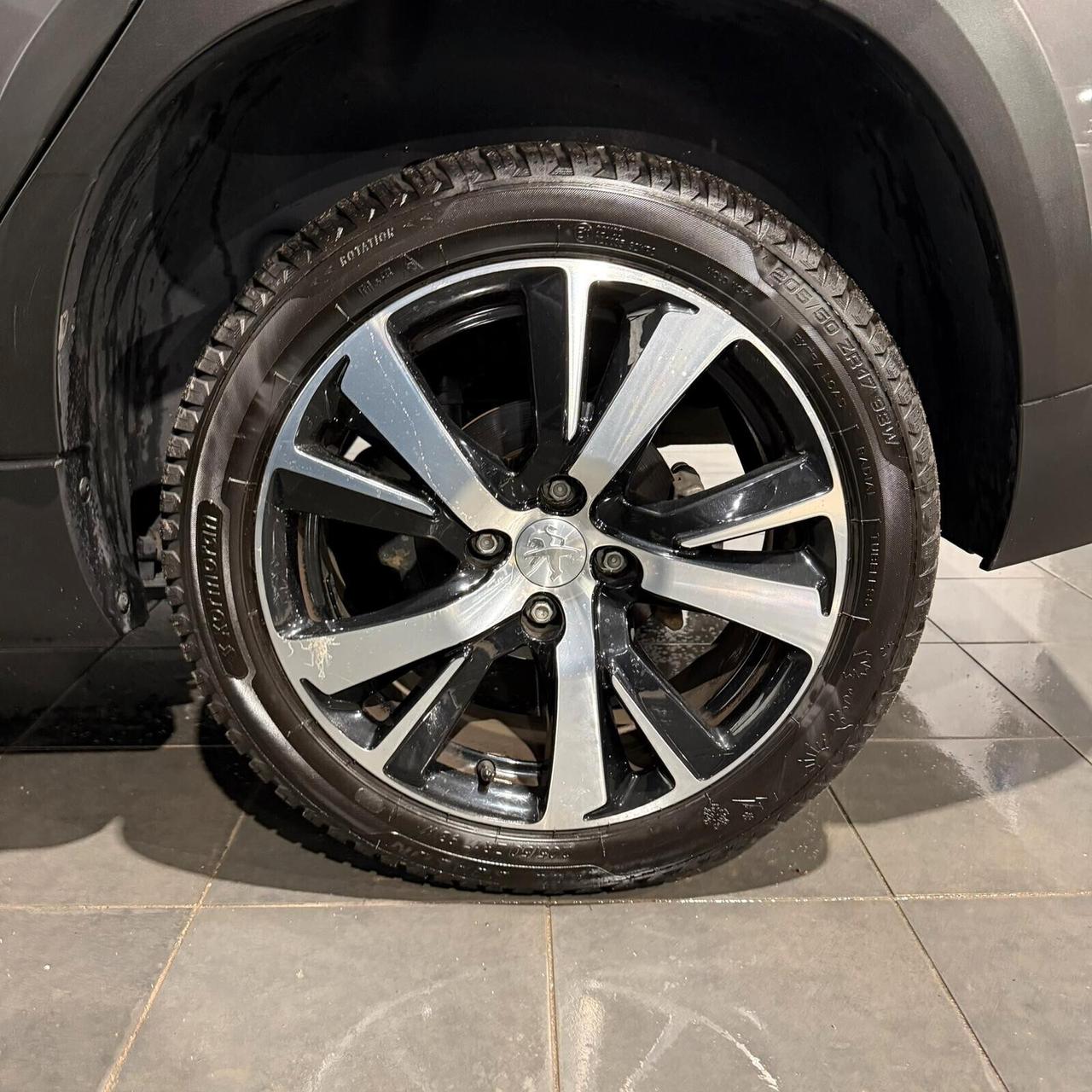 Peugeot 2008 1.2 BENZINA GT-LINE NEOPATENTATI+PELLE+RETROCAMERA