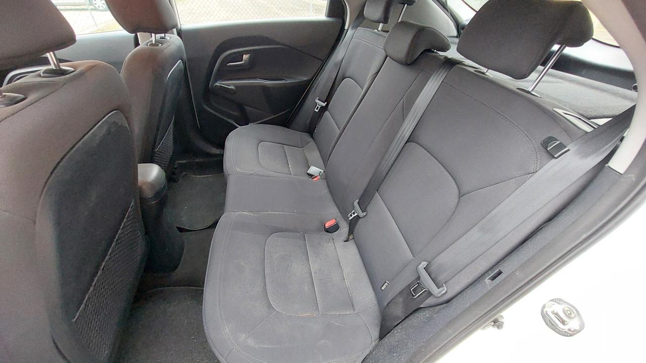 Kia Rio 1.2 CVVT 5p. Cool