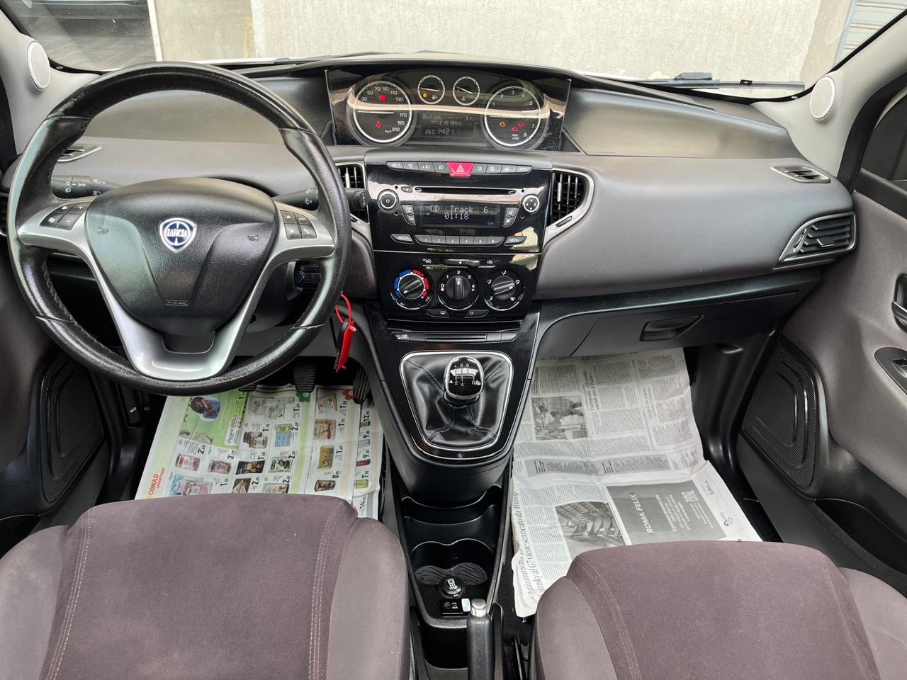 LANCIA YPSILON 5P CON TETTO PANORAMICO APRIBILE