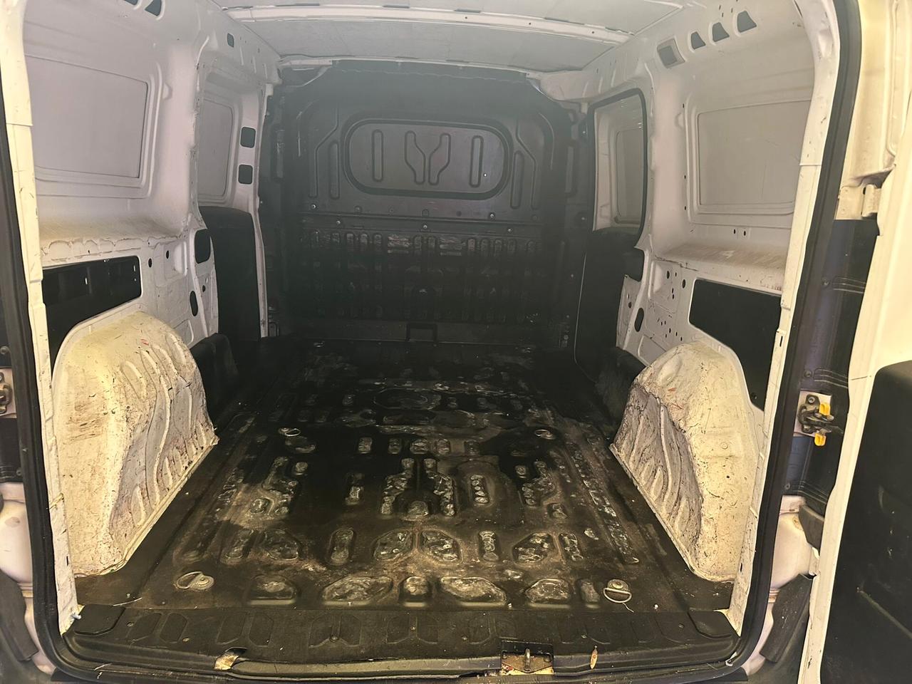 Fiat Doblo 1.4cc metano 12 mesi garanzia-2015