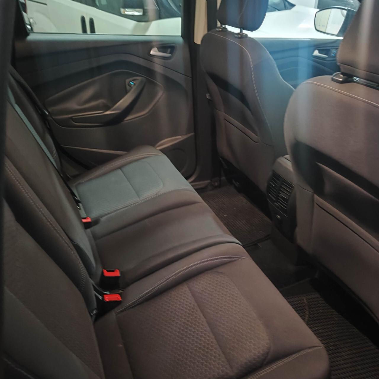 Ford Kuga 1.5 TDCI 120 CV S&S 2WD Powershift Business 12 mesi di garanzia