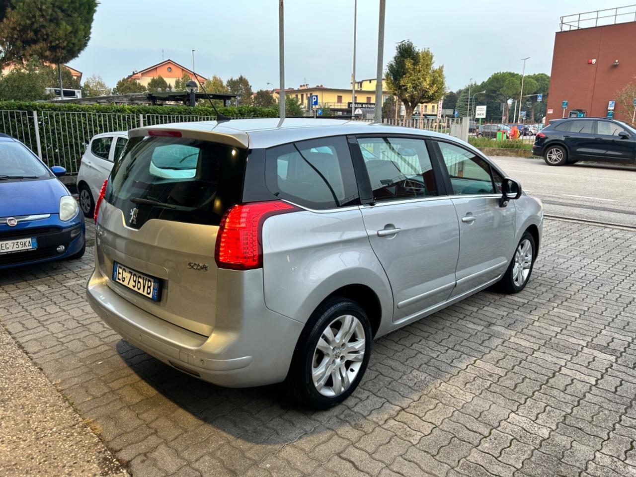 Peugeot 5008 1.6 HDi 112CV Premium