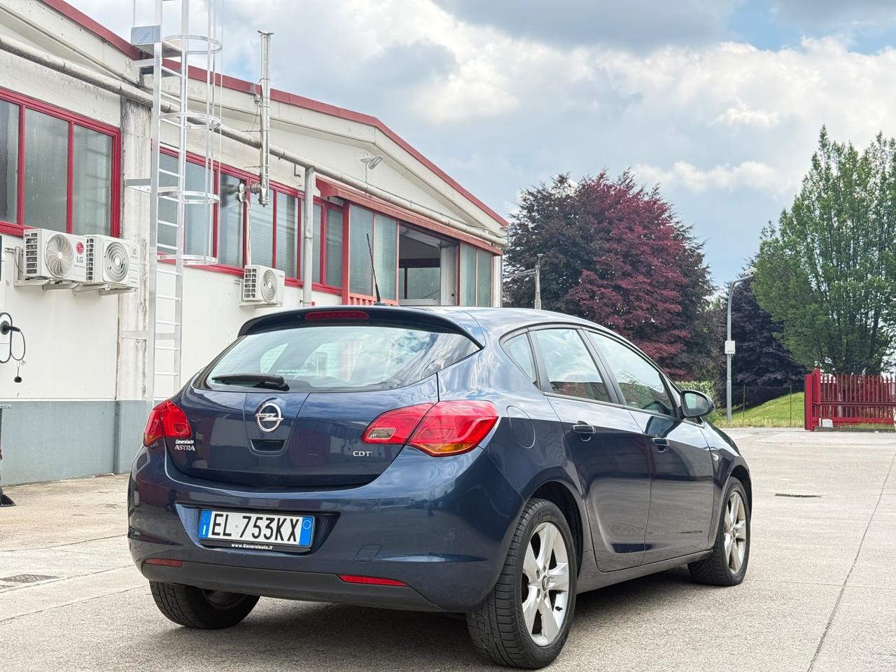 Opel Astra 1.7 CDTI 130CV 5 porte Cosmo