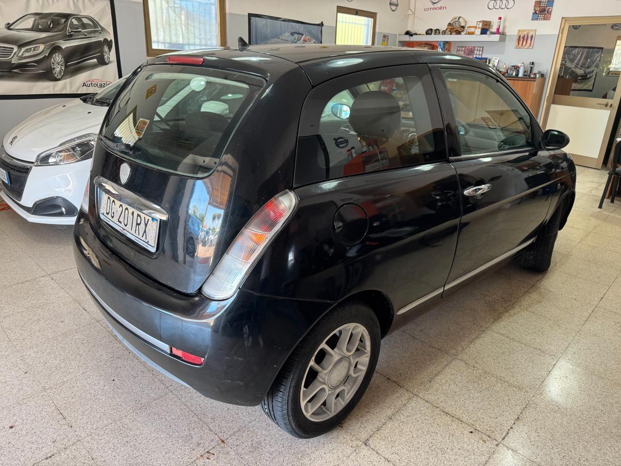 Lancia Ypsilon 1.3 MJT 90 CV Platino OK NEOPATENTATI