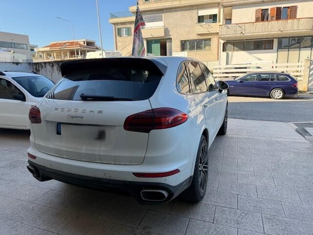 Porsche Cayenne 3.0 Diesel Platinum Edition cv 250
