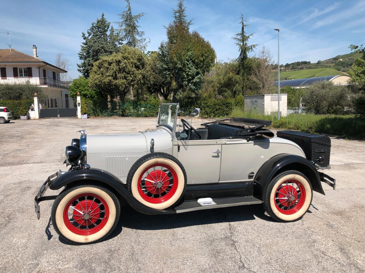 FORD MODEL A ROADSTER
