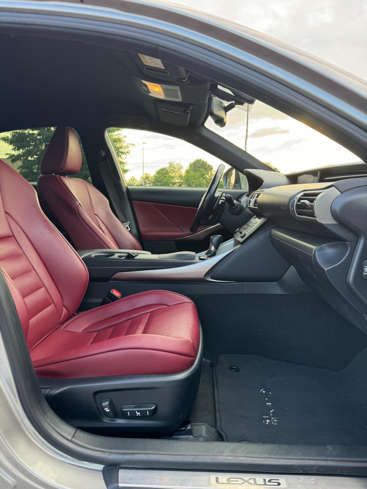 Lexus IS 300 Hybrid FSport