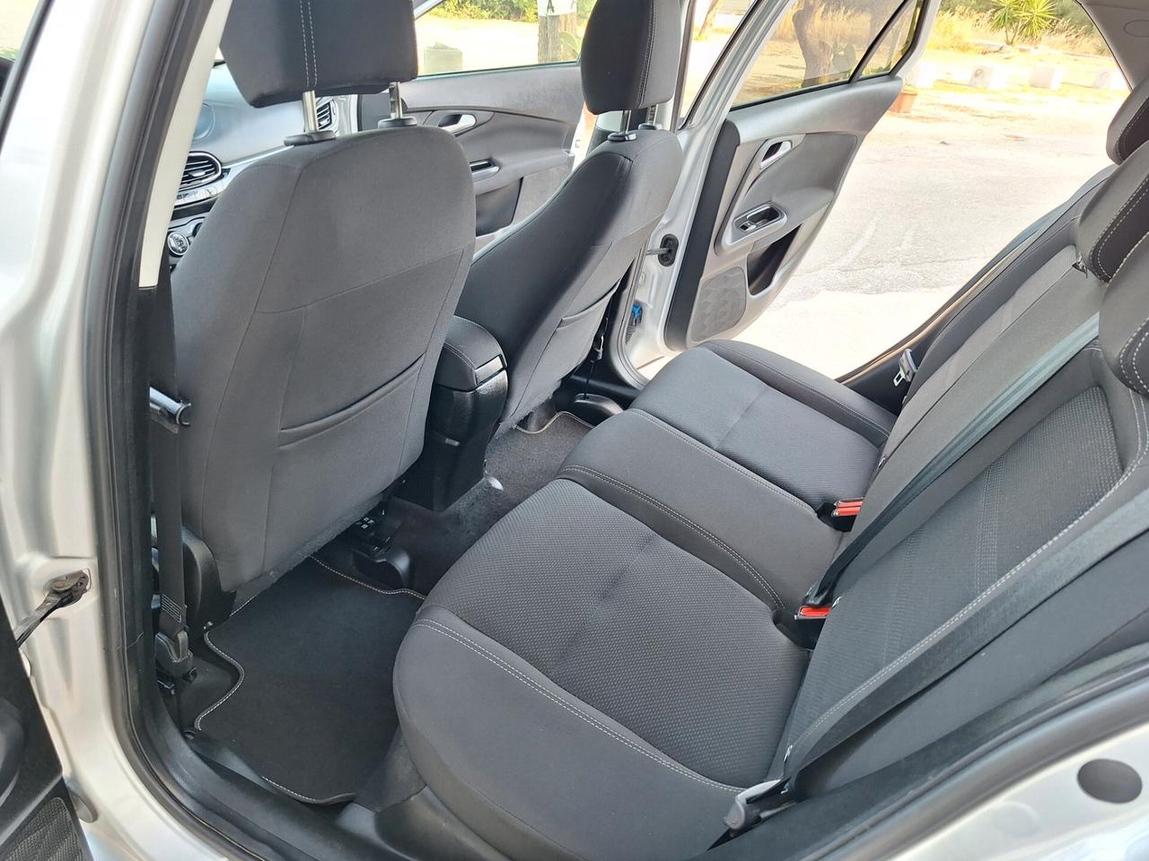 Fiat Tipo 1.6 MJT 130 CV SW LOUNGE NAVI LED
