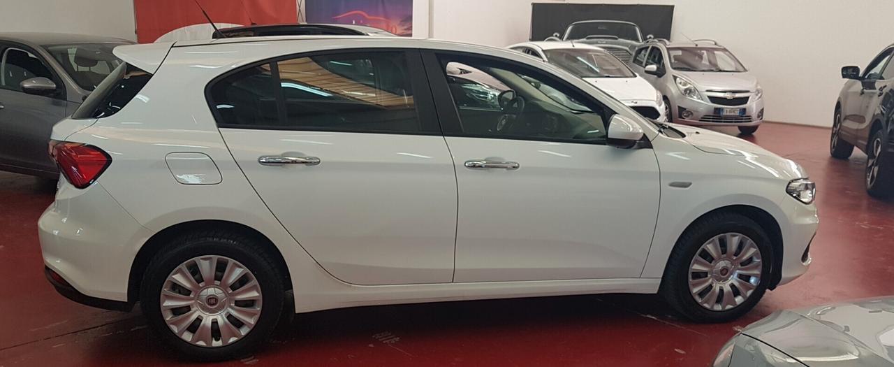 Fiat Tipo 1.6 Mjt S&S 5 porte Easy