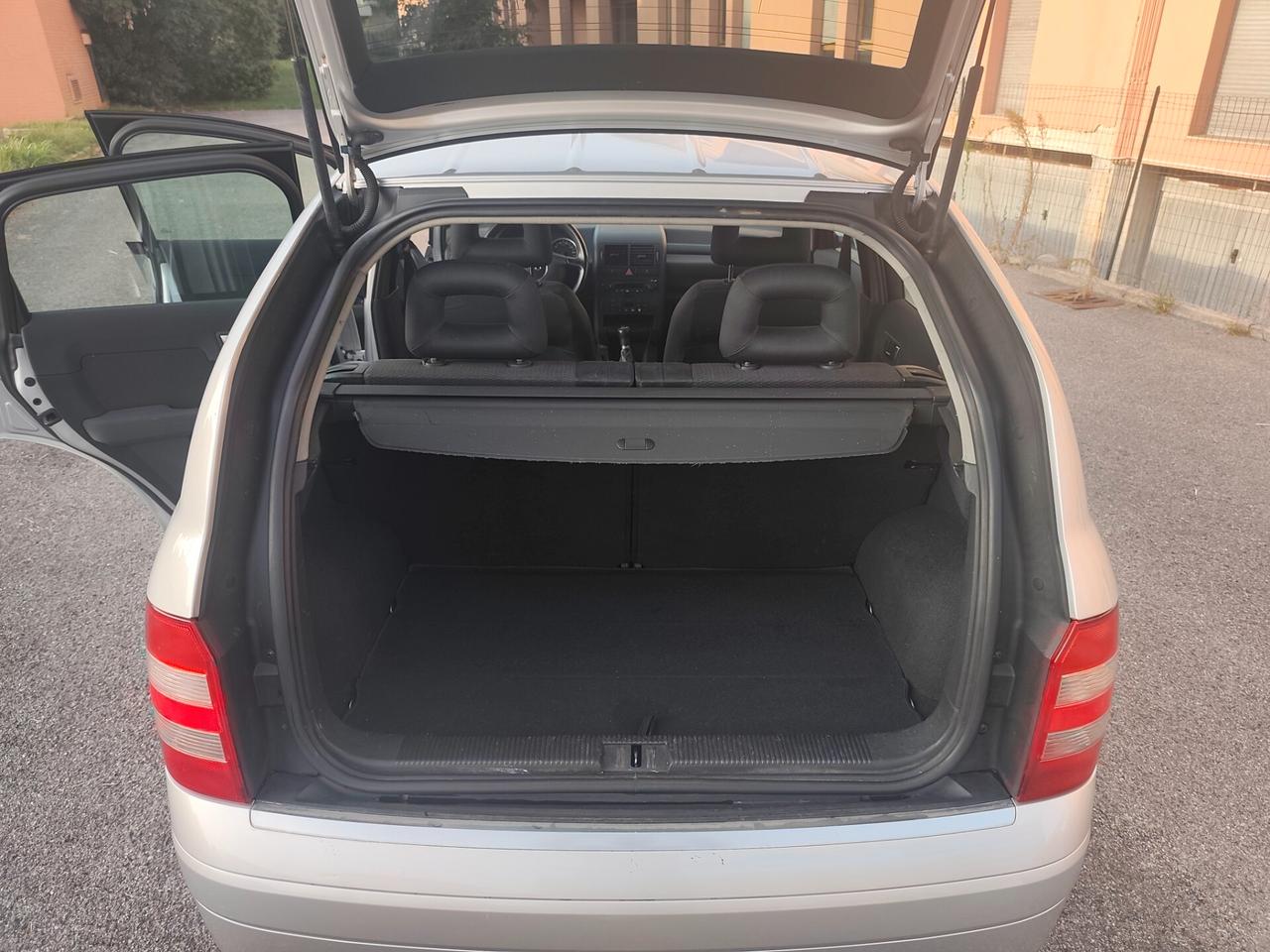 Audi A2 1.4 Benz euro 4 16V neopatentati