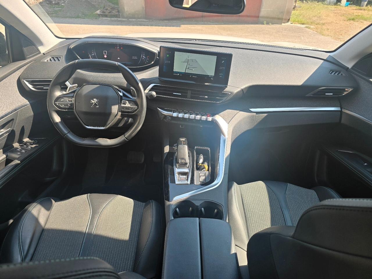 Peugeot 3008 BlueHDi 130 S&S EAT8 Allure