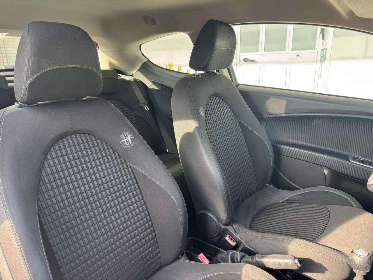 Alfa Romeo MiTo 1.6 JTDm-2 S&S Distinctive Sport Pack