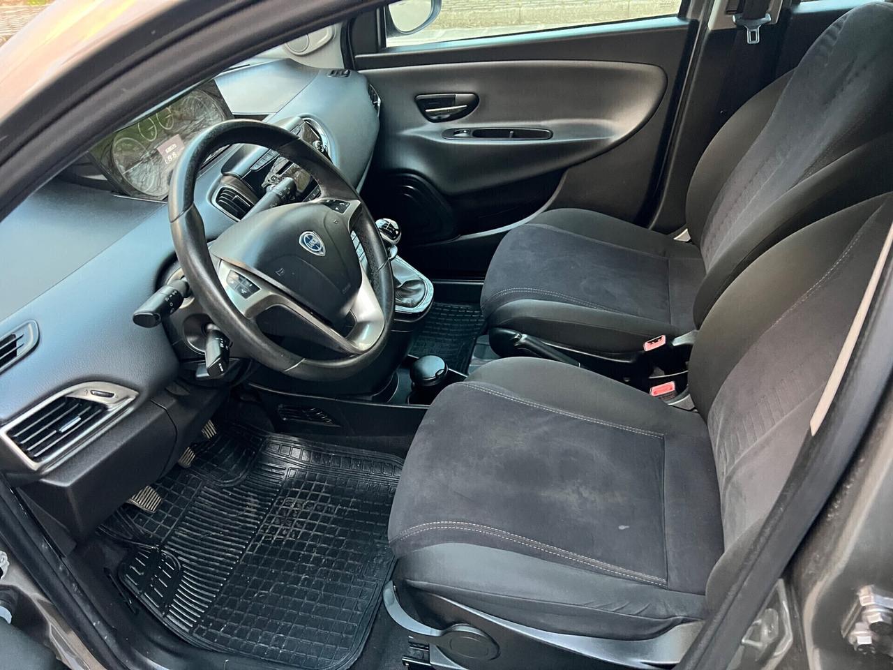 Lancia Ypsilon 1.2 benzina 69cv Gold 2014 full optional