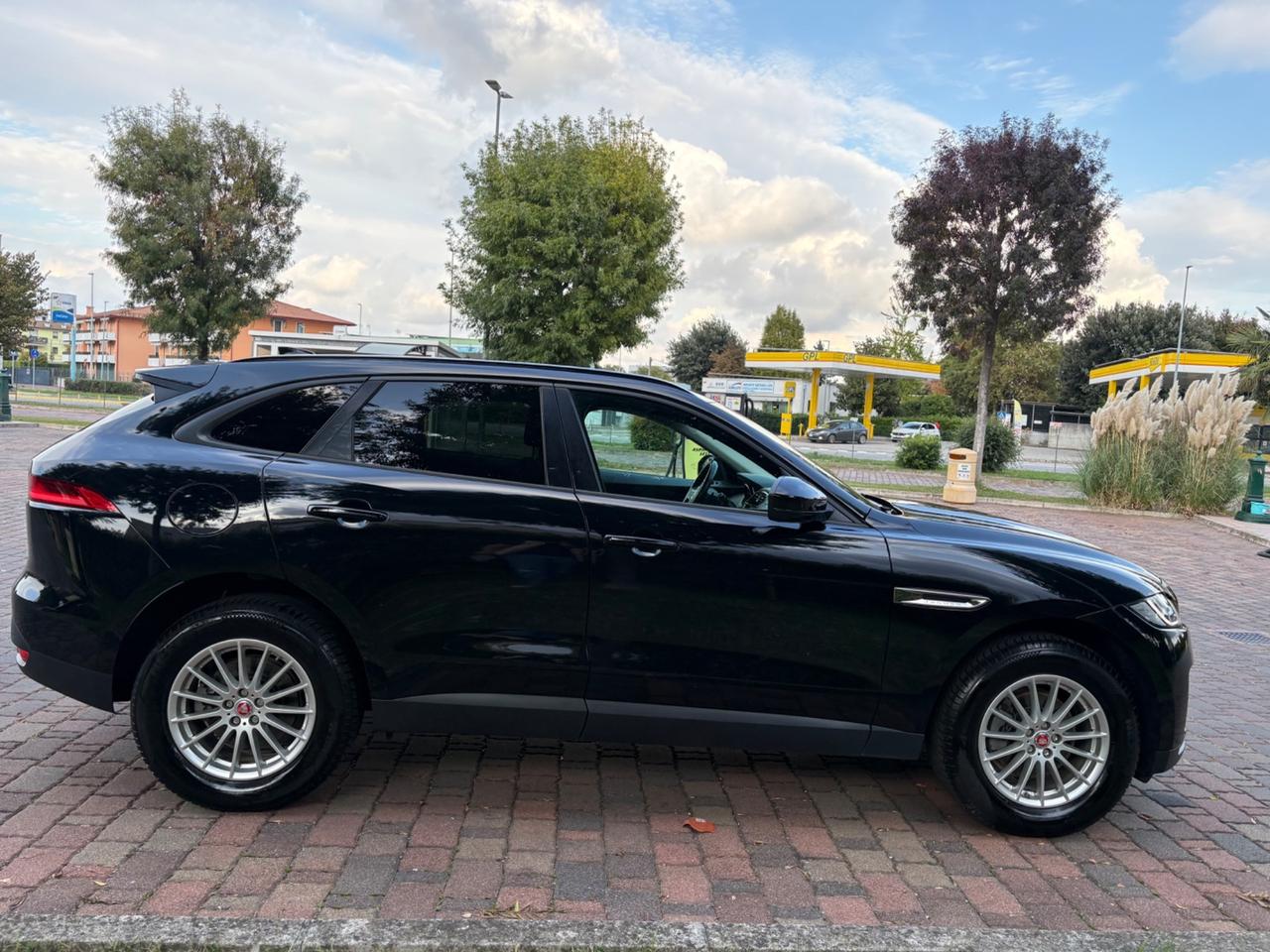 Jaguar F-Pace 2.0 D 180 CV AWD aut. Portfolio
