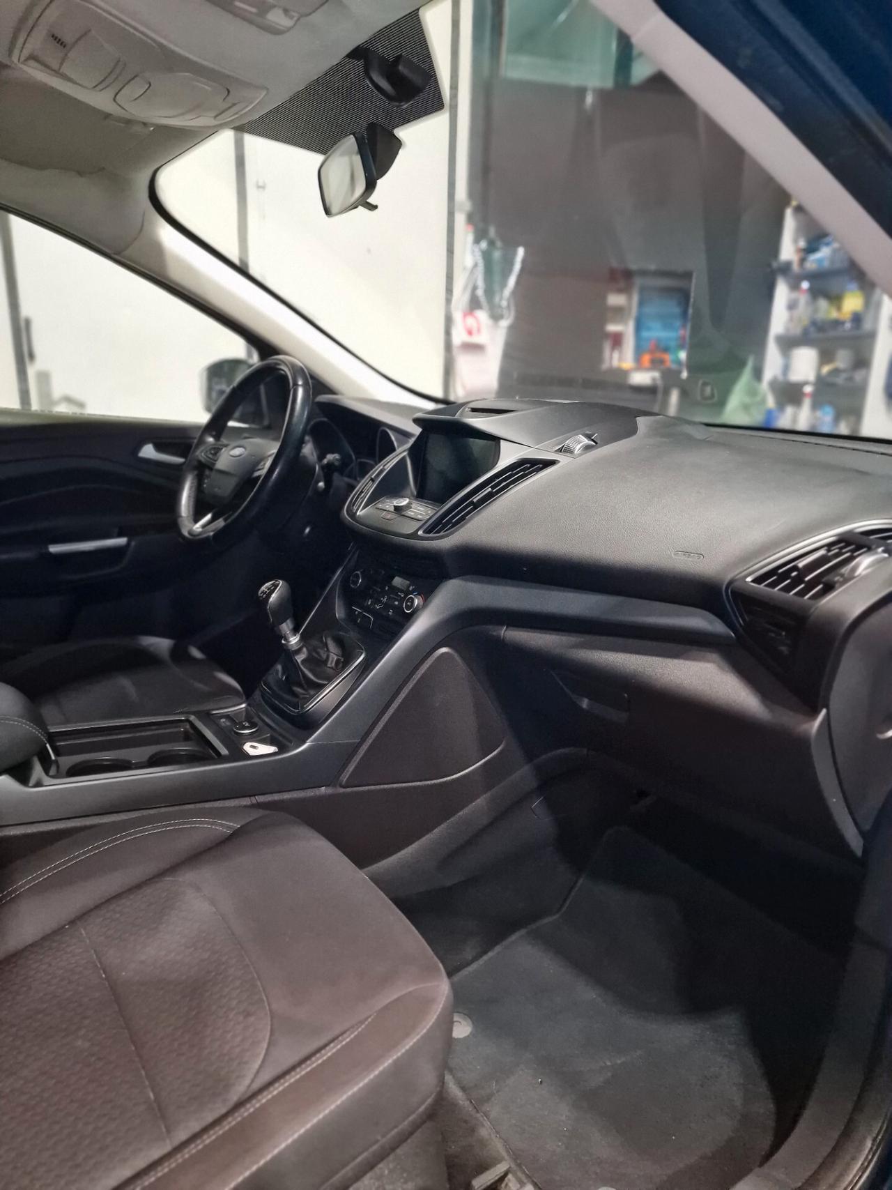 Ford Kuga 1.5 TDCI 120 CV S&S 2WD ST-Line Business
