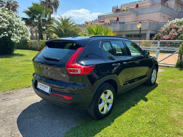 VOLVO XC40 T2 Geartronic Momentum
