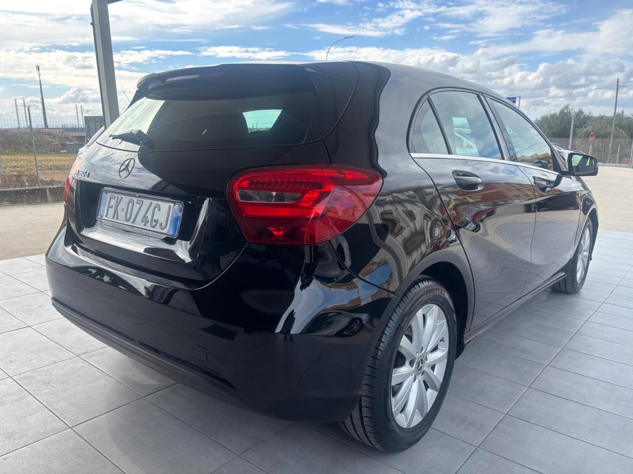 Mercedes-benz A 180 d Premium