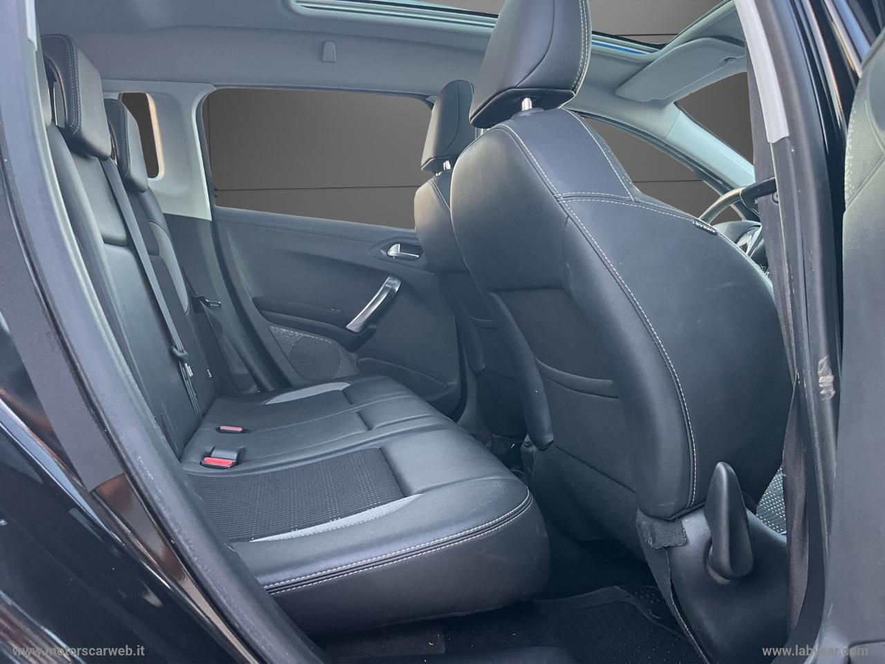 PEUGEOT 2008 1.6 e-HDi 115 CV S&S Allure