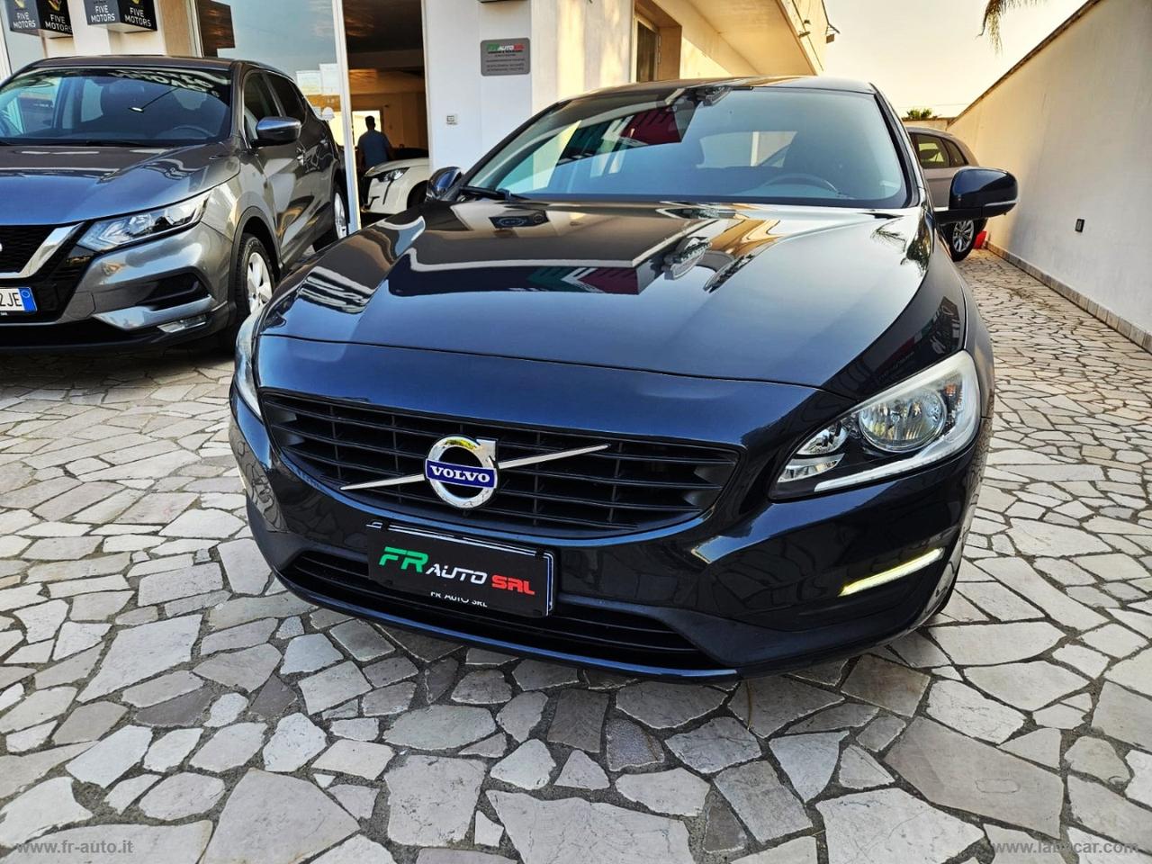 VOLVO V60 D3 Geartronic Summum