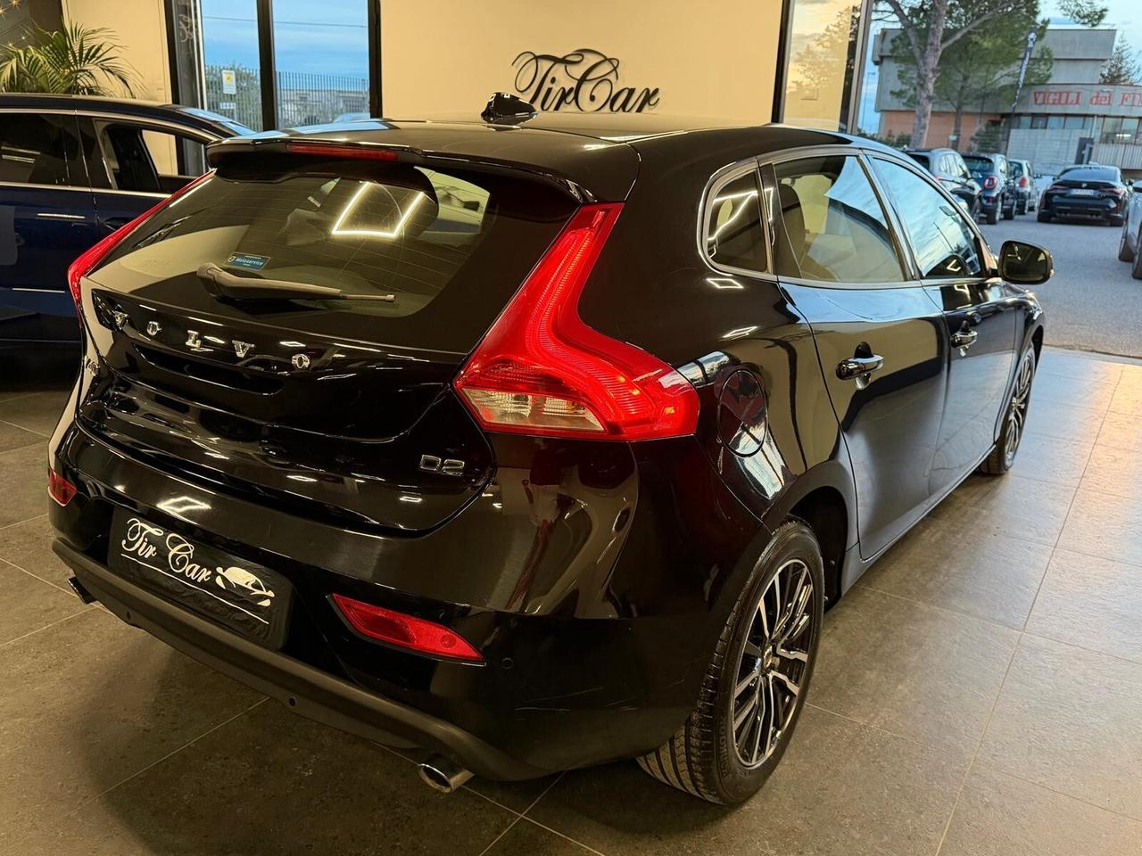VOLVO V40 2.0 D2 GEARTRONIC 120CV PELLE NAVI CAM ANNO 2019