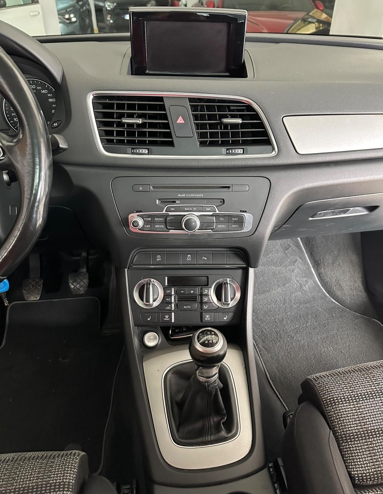 Audi Q3 2.0 TDI 140cv S Line - TETTO APRIBILE