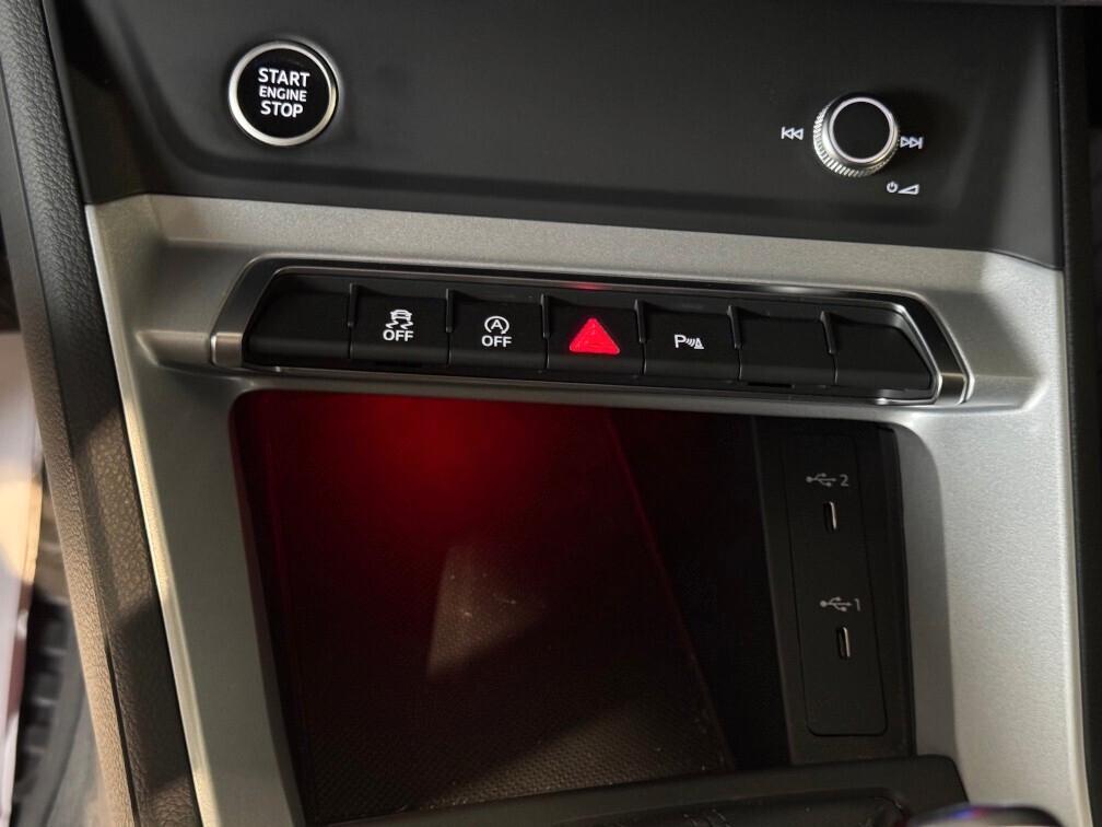 Audi Q3 35 2.0 tdi Advanced s-tronic Led Nav Cam Ap Con 18