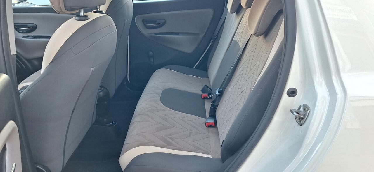 Lancia Ypsilon 1.2 69 CV 5 porte GPL Ecochic Silver