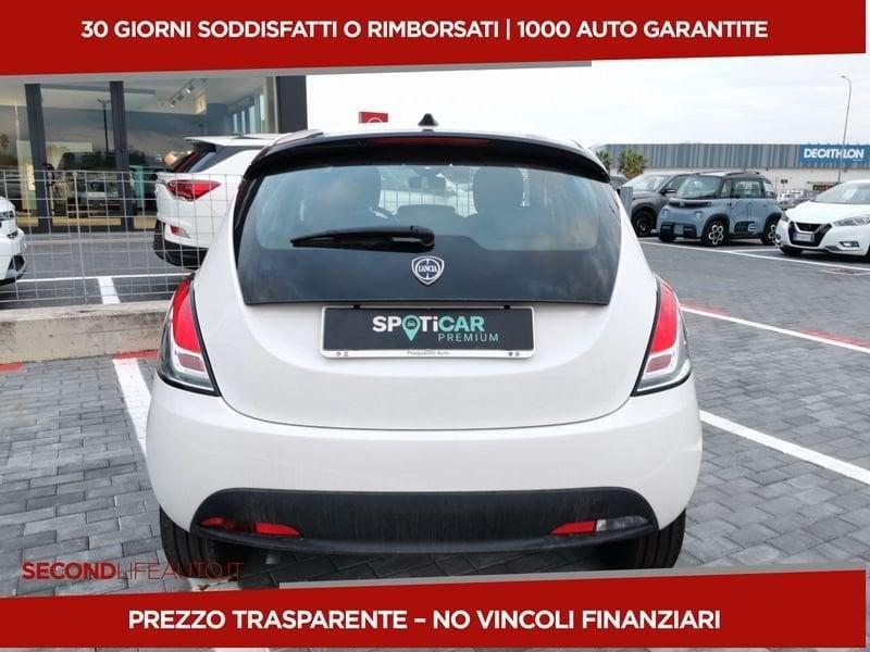 Lancia Ypsilon 1.0 firefly hybrid Oro s&s 70cv