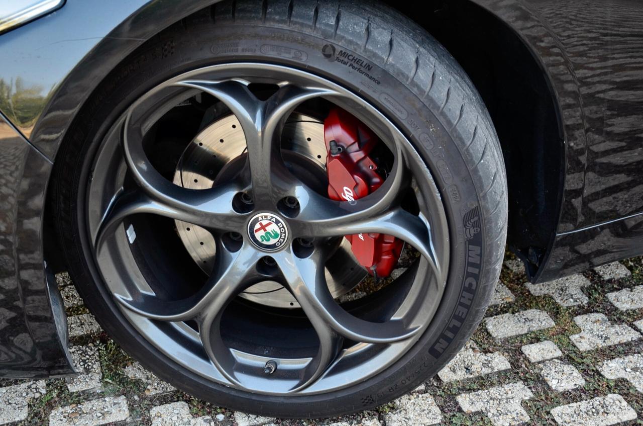 ALFA ROMEO GIULIA 2.2 TD VELOCE Q4 210cv AWD AUTO, UFF ITALIANA, TETTO, EURO 6B, NAVI, RETROCAMERA, 19", PERMUTE
