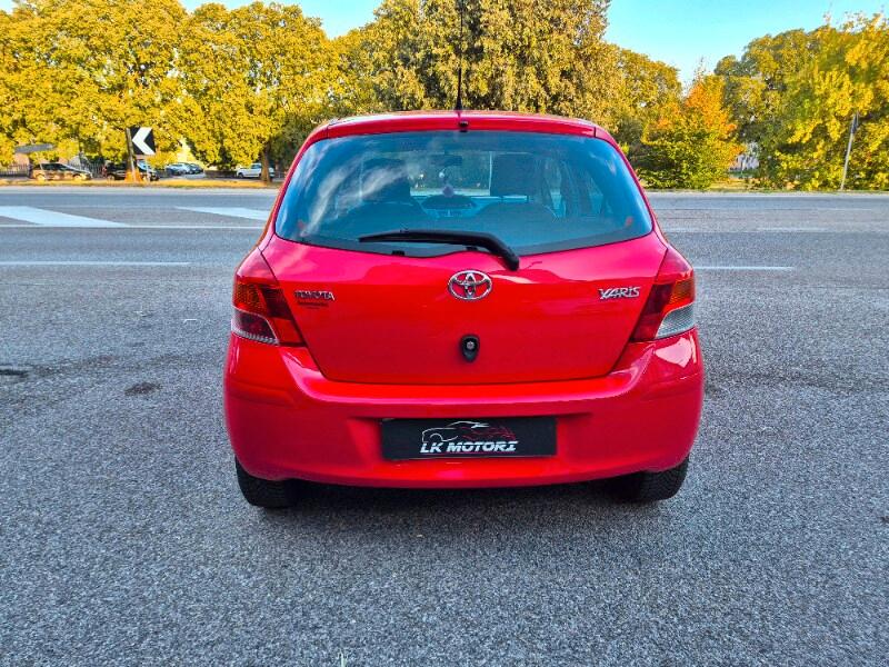 TOYOTA Yaris 2ª serie Yaris 1.0 5 porte