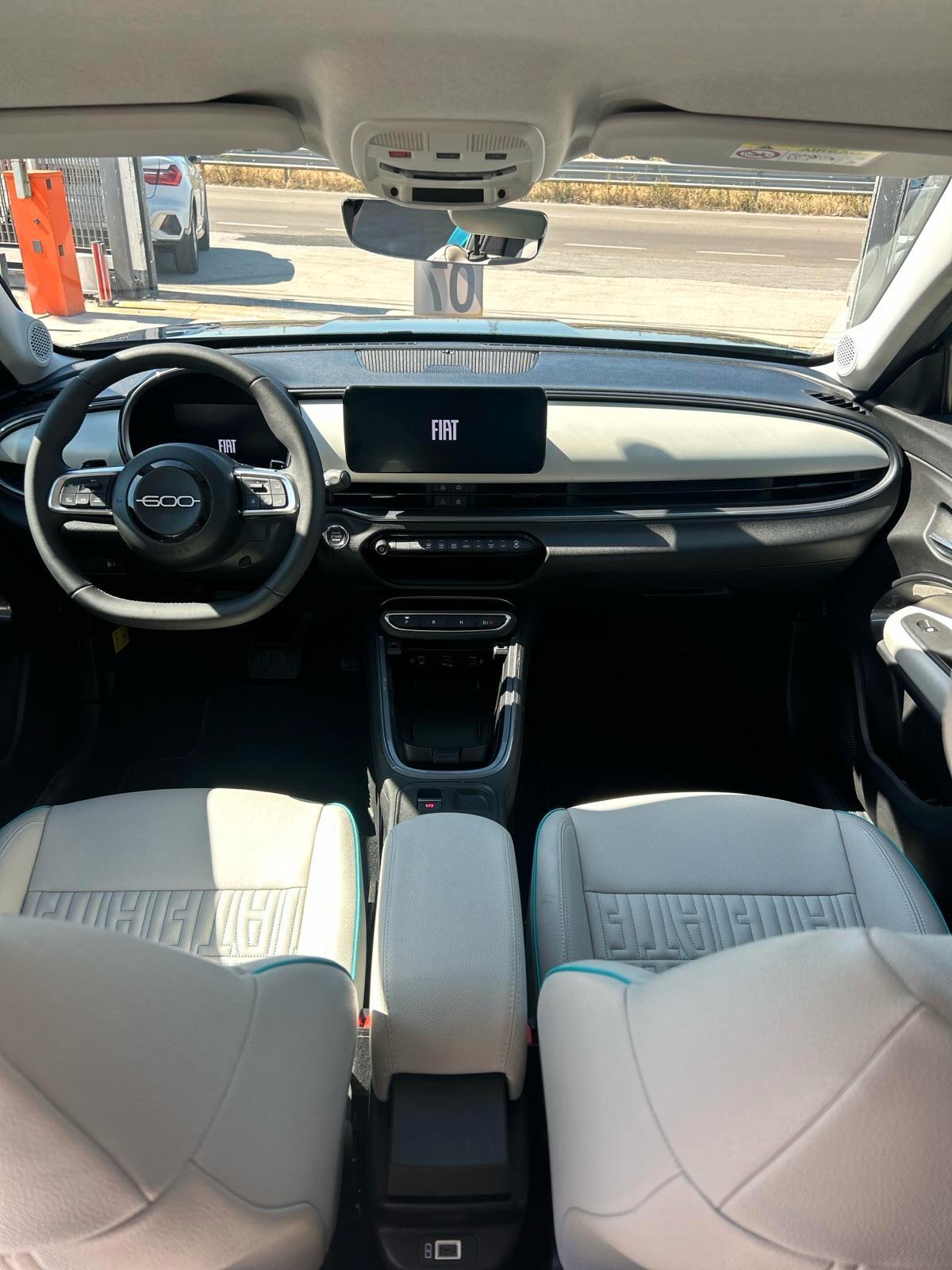 Fiat 600 Hybrid 110 CV DCT MHEV La Prima