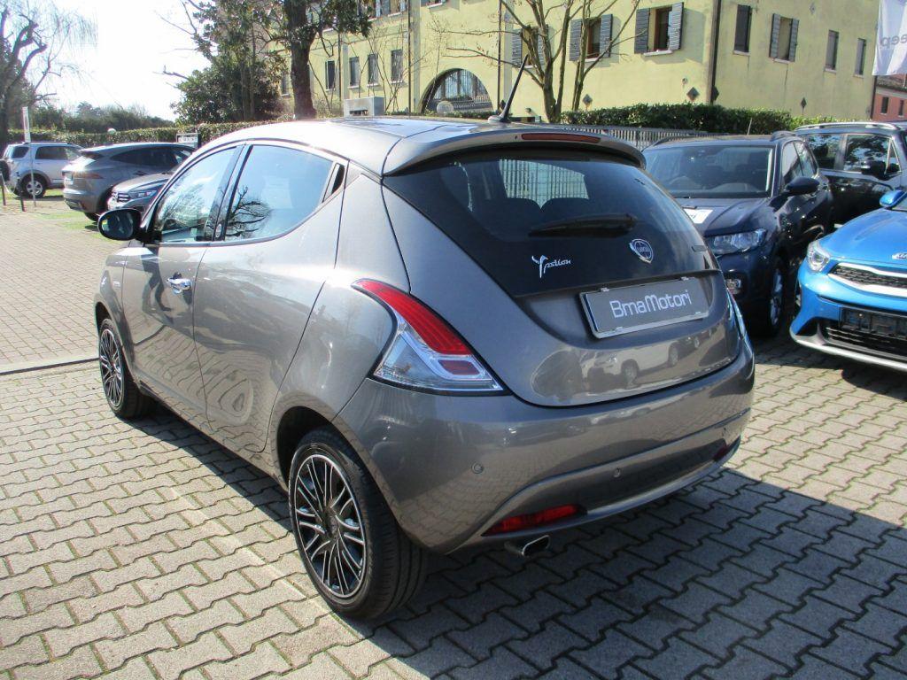 Lancia Ypsilon 1.0 Hybrid Gold - CarPlay/Sensori