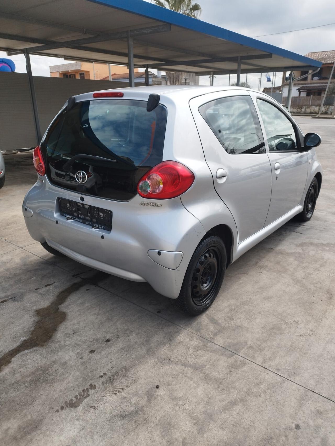 Toyota Aygo 1.0 12V VVT-i 5 porte Sol
